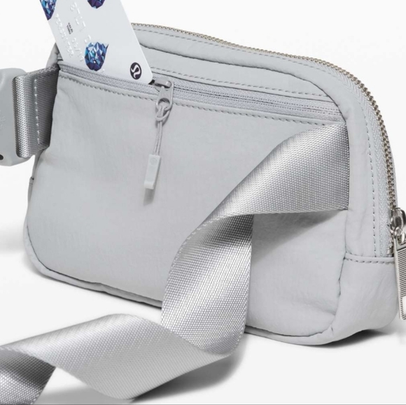 Lululemon | Everywhere Belt Bag - Silver Drop - Picture 2 of 6